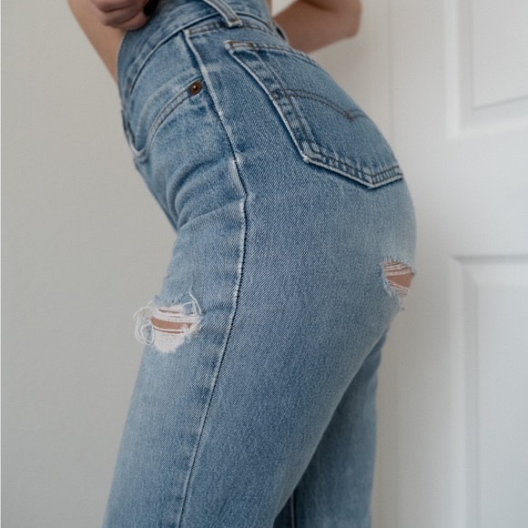 GORGEOUS light/medium wash faded vintage 501 Levi's! - Picture 4 of 6